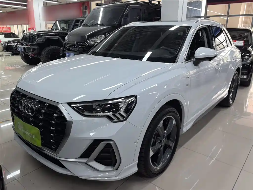 Audi Q3 2023 35 TFSI Fashion Dynamic Model (1.5T)