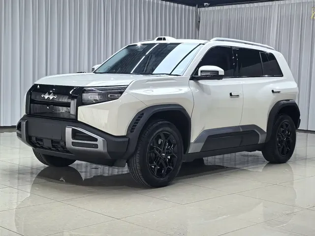 Fang Cheng Bao Titanium 3 2026 Model 620KM Rear-Wheel Drive Flash Charging Version
