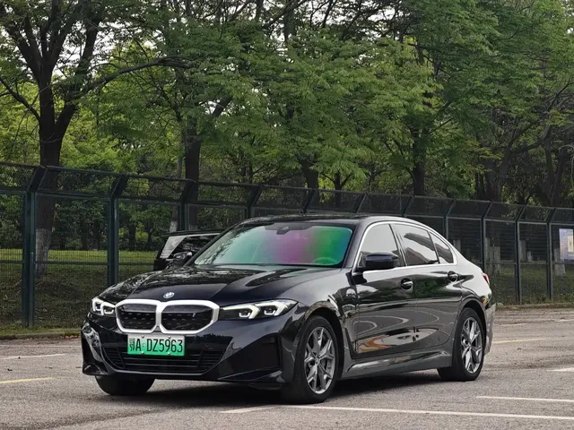 BMW i3 2022 eDrive 35 L