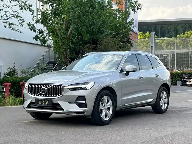 Volvo XC60 2022 B5 AWD R-Design