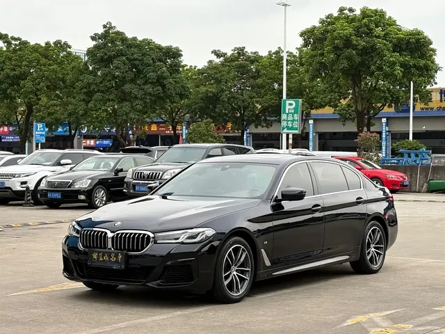 BMW 5 Series 2021 525Li M Sport Package