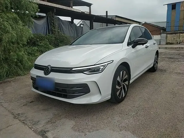 Volkswagen Golf 2025 Facelift 300TSI Pro