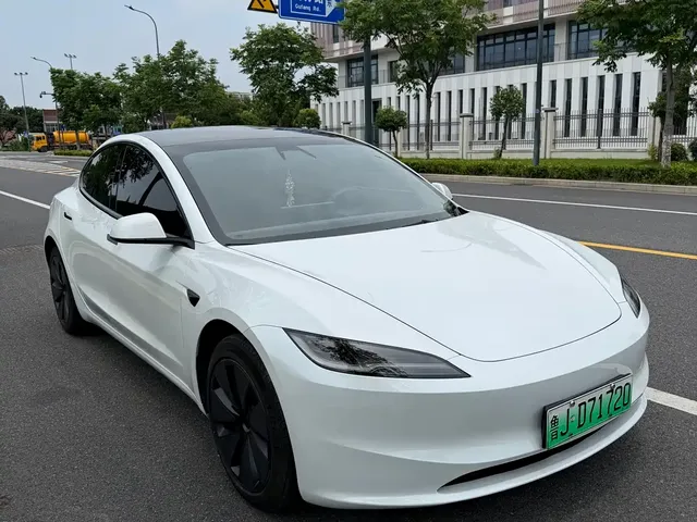 Tesla Model 3 2023 Rear-Wheel Drive