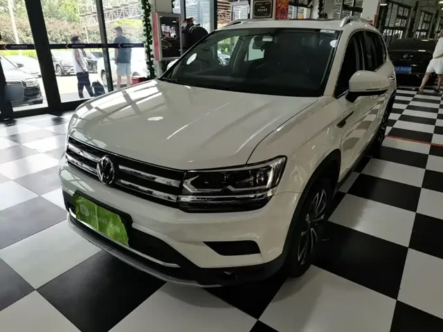 Volkswagen Tharu 2021 330TSI 4WD Luxury Plus