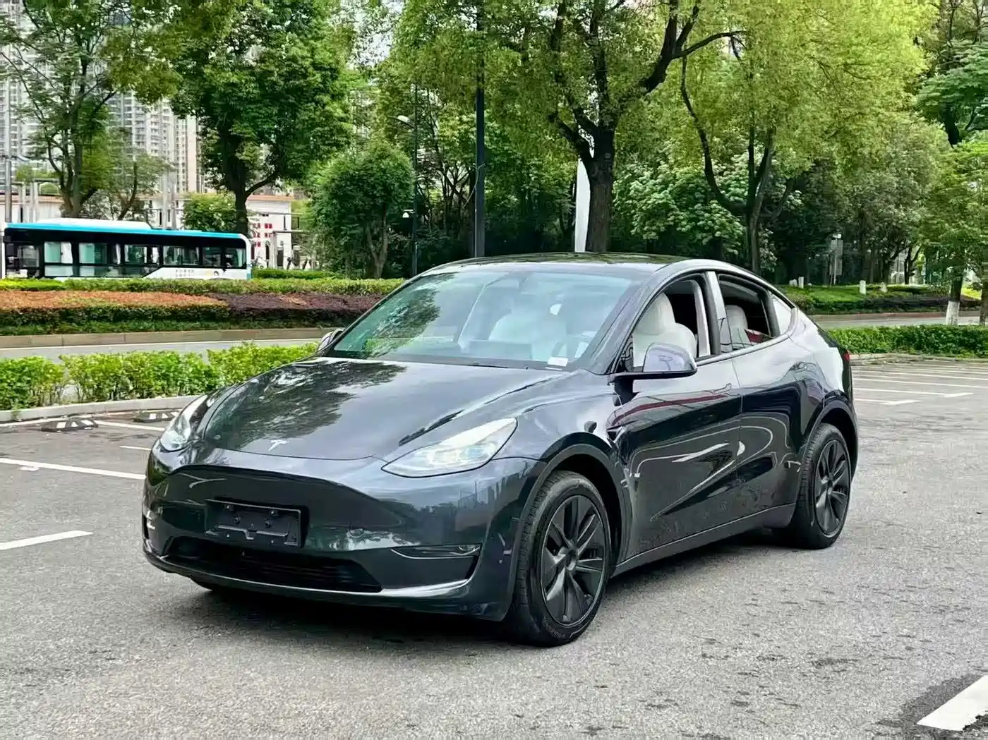 Tesla Model Y 2024 Long Range AWD