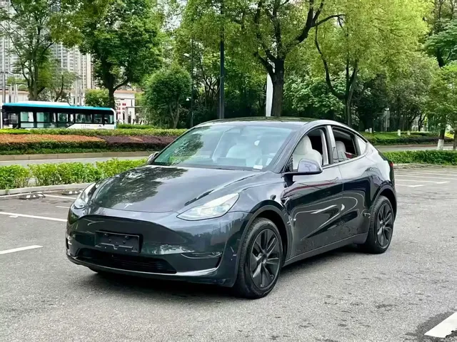 Tesla Model Y 2024 Long Range AWD