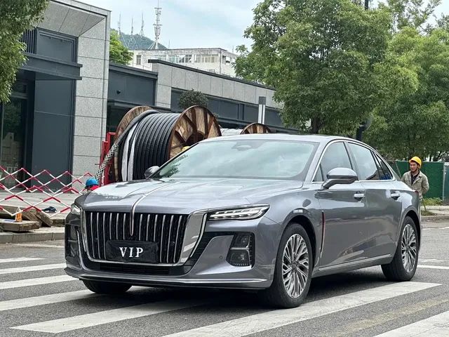 Hongqi H5 2023 2.0T Auto Smart Connect Flag Comfort