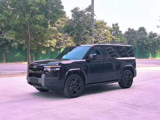 Fang Cheng Bao Titanium 7 2025 AWD Base Model