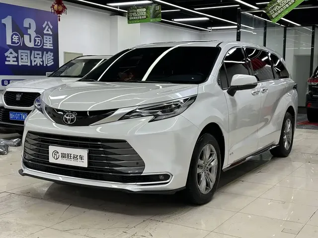 Toyota Sienna 2024 2.5L Hybrid AWD Luxury Edition