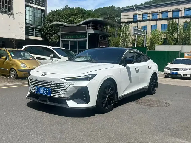 Changan UNI-V 2023 1.5T Luxury Edition