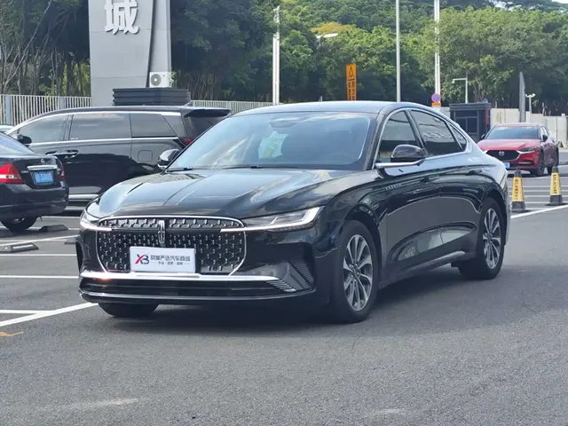 Lincoln Z 2025 2.0T Premium Edition