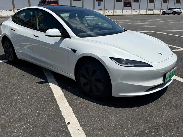 Tesla Model 3 2025 Model Year Facelift Long Range All-Wheel Drive