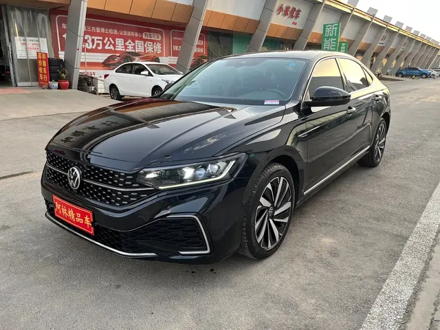 Volkswagen Passat 2022 330TSI Starlight Luxury Edition