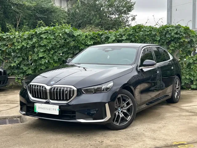 BMW i5 2024 eDrive 35L Luxury Package