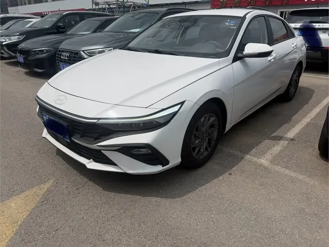 Hyundai Elantra 2023 1.5L CVT GLS Premium