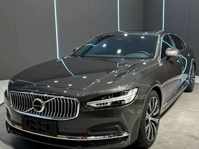 Volvo S90 2023 B5 Intelligent Vision Luxury Edition