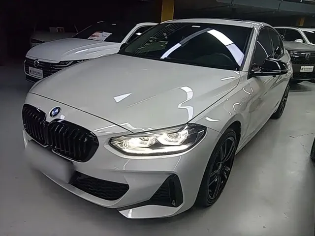 BMW 1 Series 2023 125i M Sport Shadow Edition