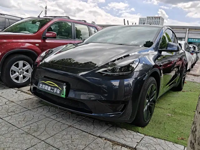Tesla Model Y 2024 Rear-Wheel Drive Version
