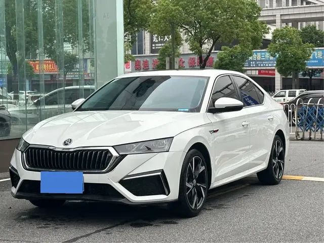 Škoda Octavia 2023 Facelift PRO TSI280 Premium Edition