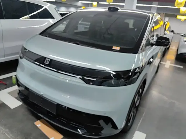 ZEEKR MIX 2025 Smart Driving Edition