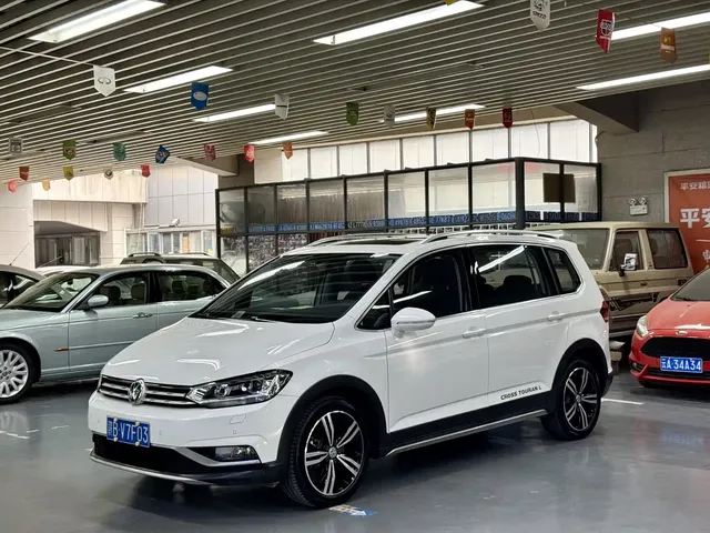 Volkswagen Touran 2021 Touran L 280TSI DSG Cross Edition 7-seater