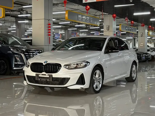 BMW 1 Series 2023 120i M Sport Shadow Edition