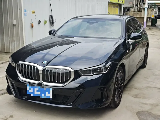 BMW 5 Series 2025 525Li M Sport Package