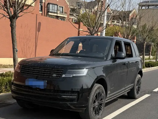 Land Rover Range Rover 2023 3.0 L6 400PS Golden Age 7-Seater Long Wheelbase