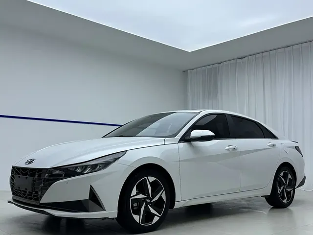 Hyundai Elantra 2022 240TGDi DCT LUX Premium Edition