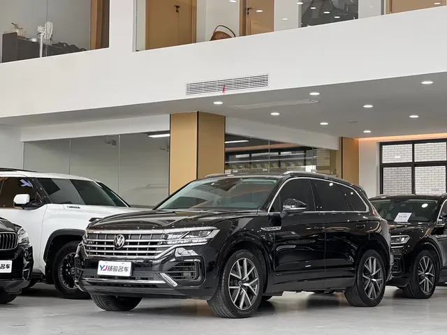 Volkswagen Touareg 2021 3.0TSI R-Line Classic Sport Package
