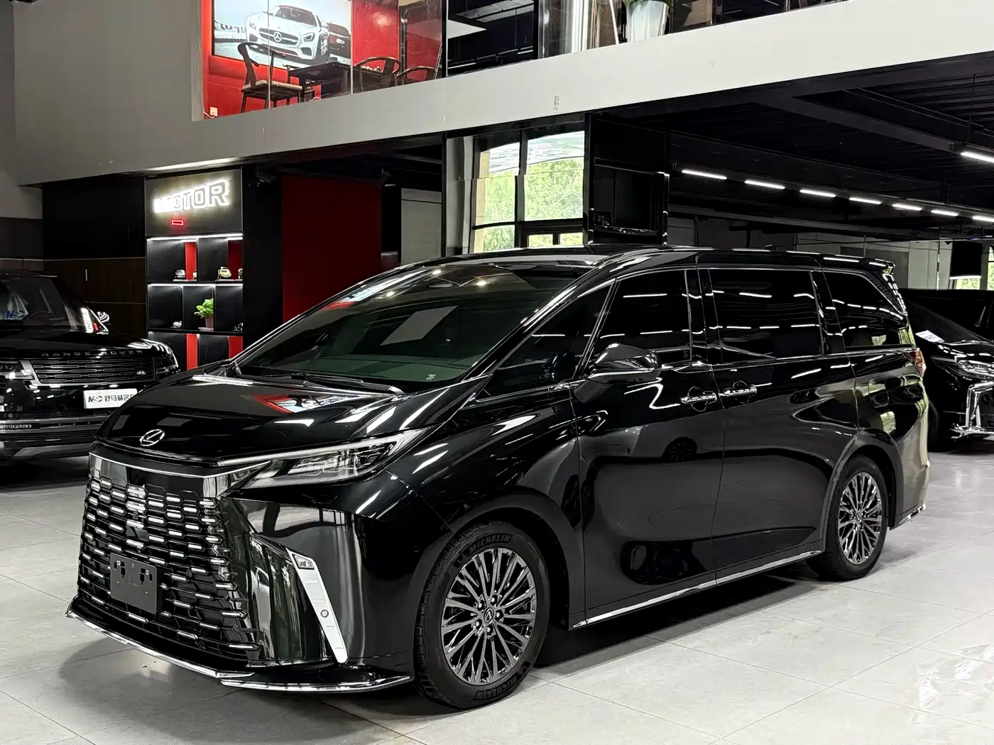 Lexus LM 2023 500h 6-Seater Prestige Edition