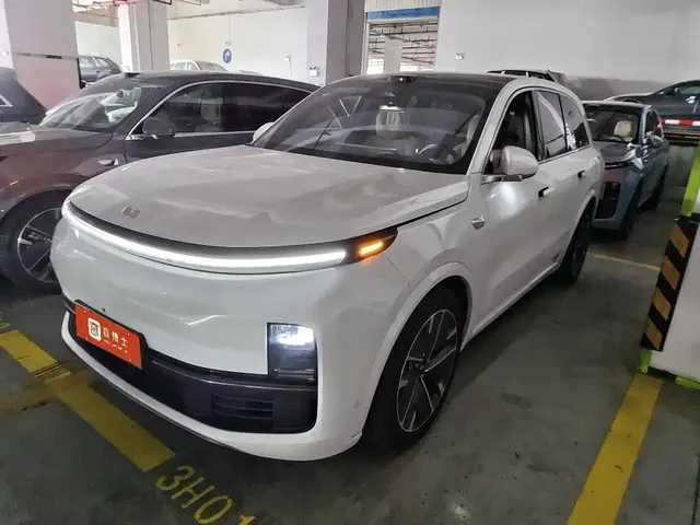 Li Auto Li L8 2025 Max Smart Renewal Edition