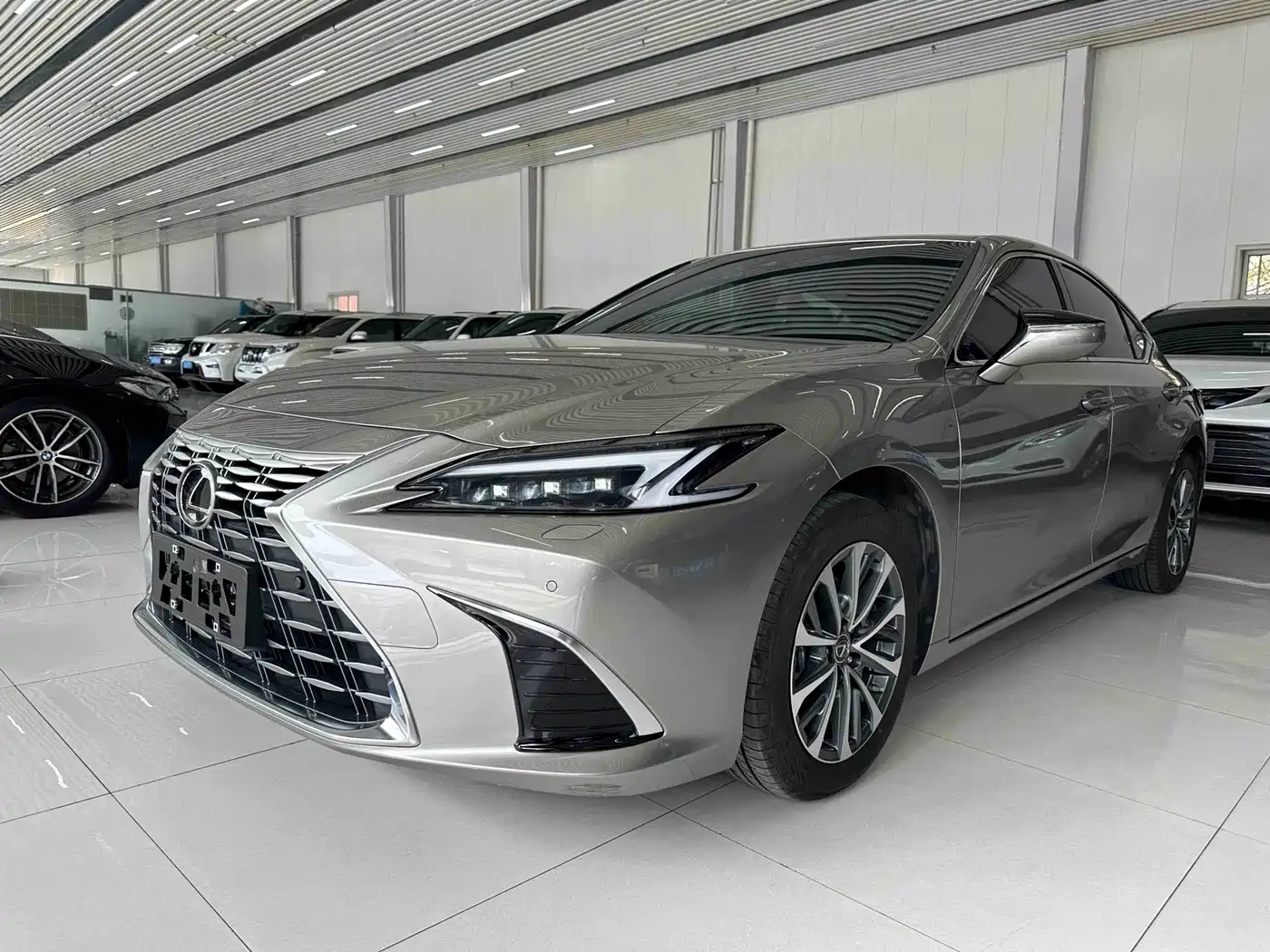 Lexus ES 2025 200 Ultimate Edition