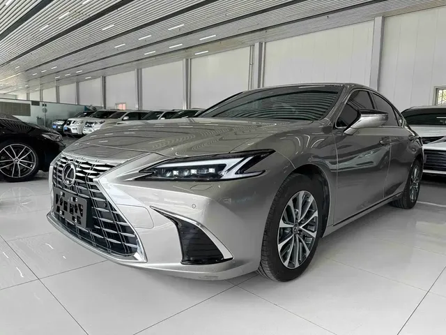 Lexus ES 2025 200 Ultimate Edition