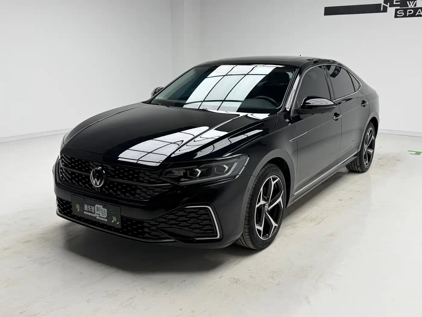 Volkswagen Passat 2024 380TSI Starlight Luxury Edition