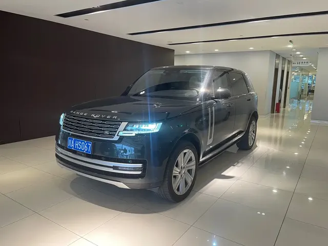 Land Rover Range Rover 2024 3.0 L6 400PS Genesis Extended