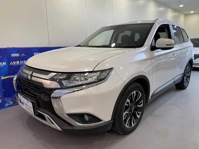 Mitsubishi Outlander 2020 2.0L 2WD Premium 7-seater