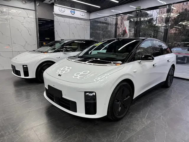 Li Auto i6 2025 2WD Base Model