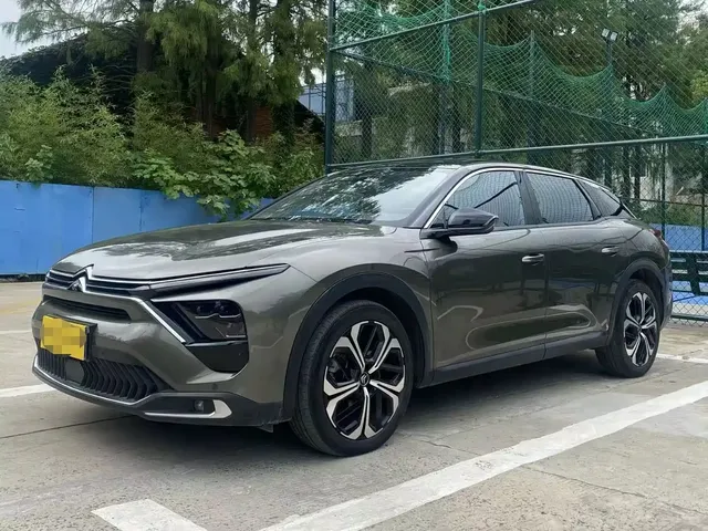 Citroën Versailles C5 X 2022 1.6T Shine Extraordinary Tiger Year Opening Edition