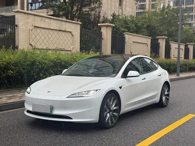Tesla Model 3 2023 Rear-Wheel Drive