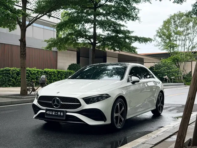 Mercedes-Benz A-Class 2024 A 200 L Fashion Edition