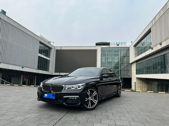 BMW 7 Series 2018 740Li xDrive Premium Type M Sport Package