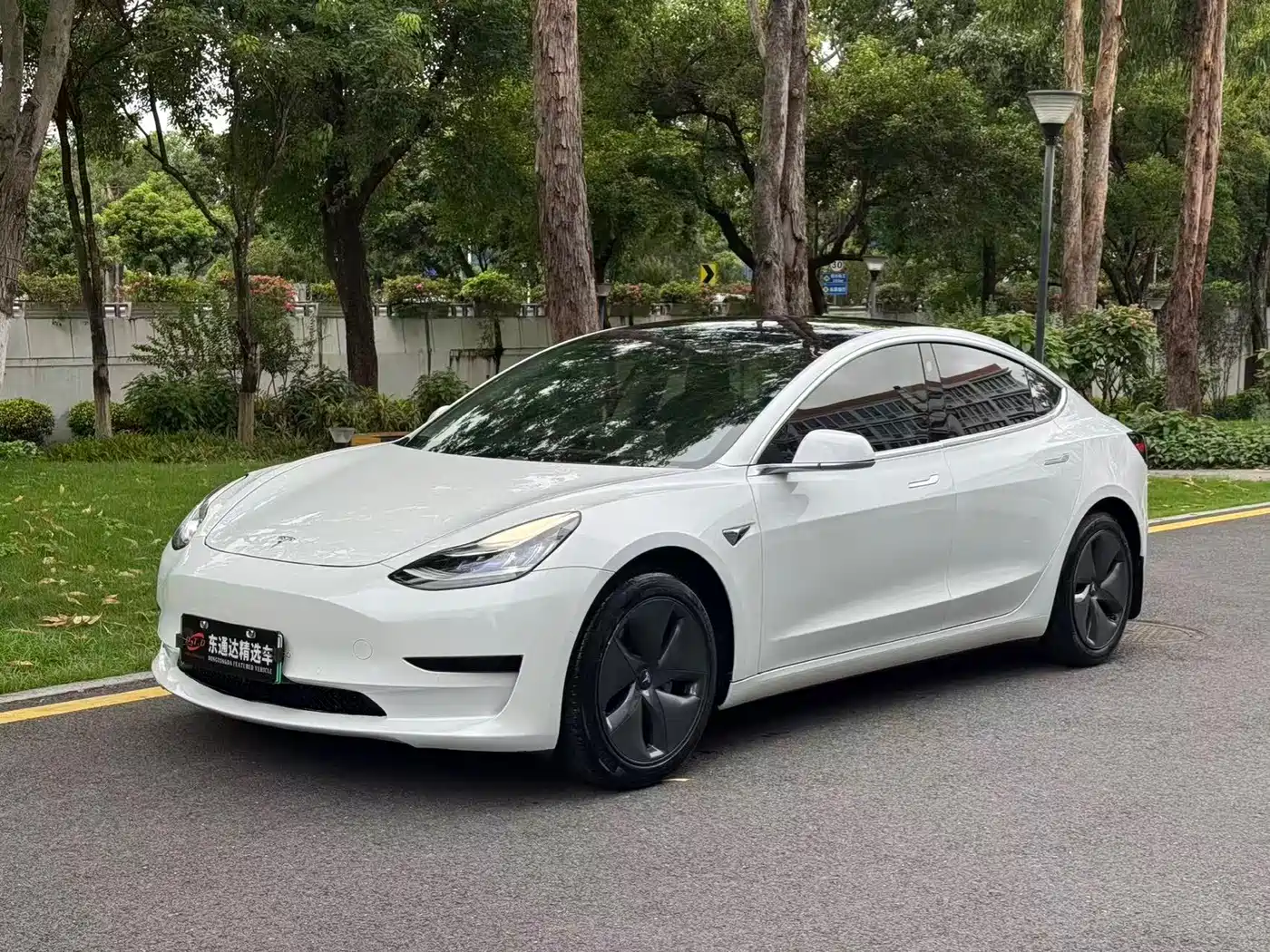 Tesla Model 3 2020 Standard Range Rear-Wheel Drive Upgrade