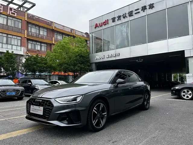Audi A4L 2022 40 TFSI Luxury Dynamic