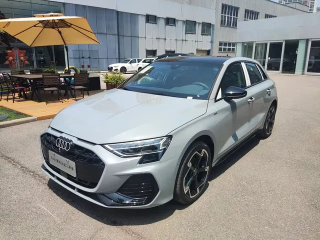 Audi A3 2025 Facelift Sportback 35TFSI Flying Spur Premium + Luxury Selection Package