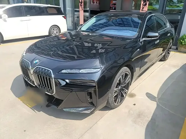 BMW 7 Series 2023 Model 735Li M Sport Package