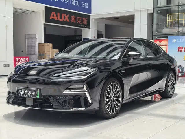 Geely Galaxy Xingyao 8 2025 Model 130km EM-i Flagship Edition