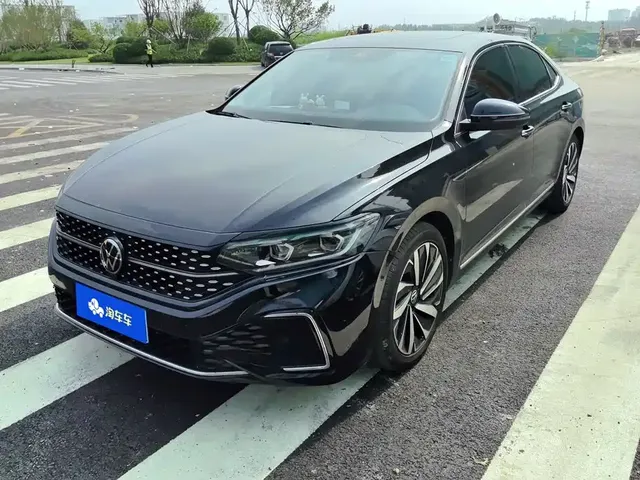Volkswagen Passat 2022 330TSI Starlight Luxury Edition