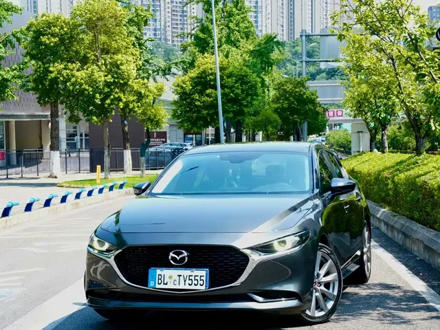 Mazda 3 Axela 2021 2.0L Automatic Quality Elegance