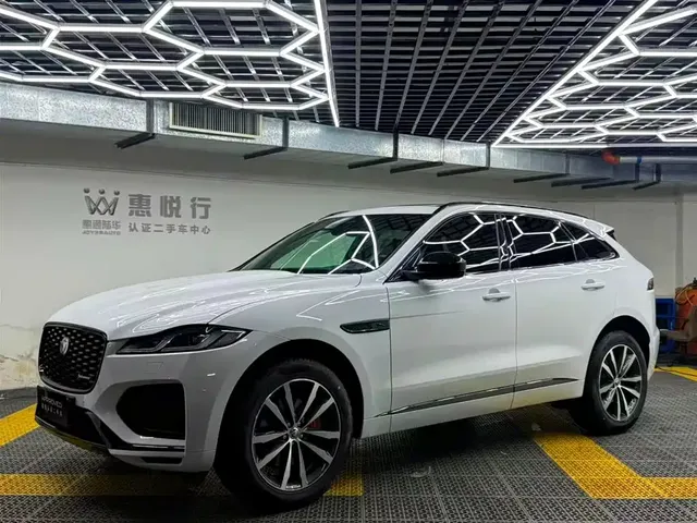 Jaguar F-PACE 2024 P250 R-Dynamic SE